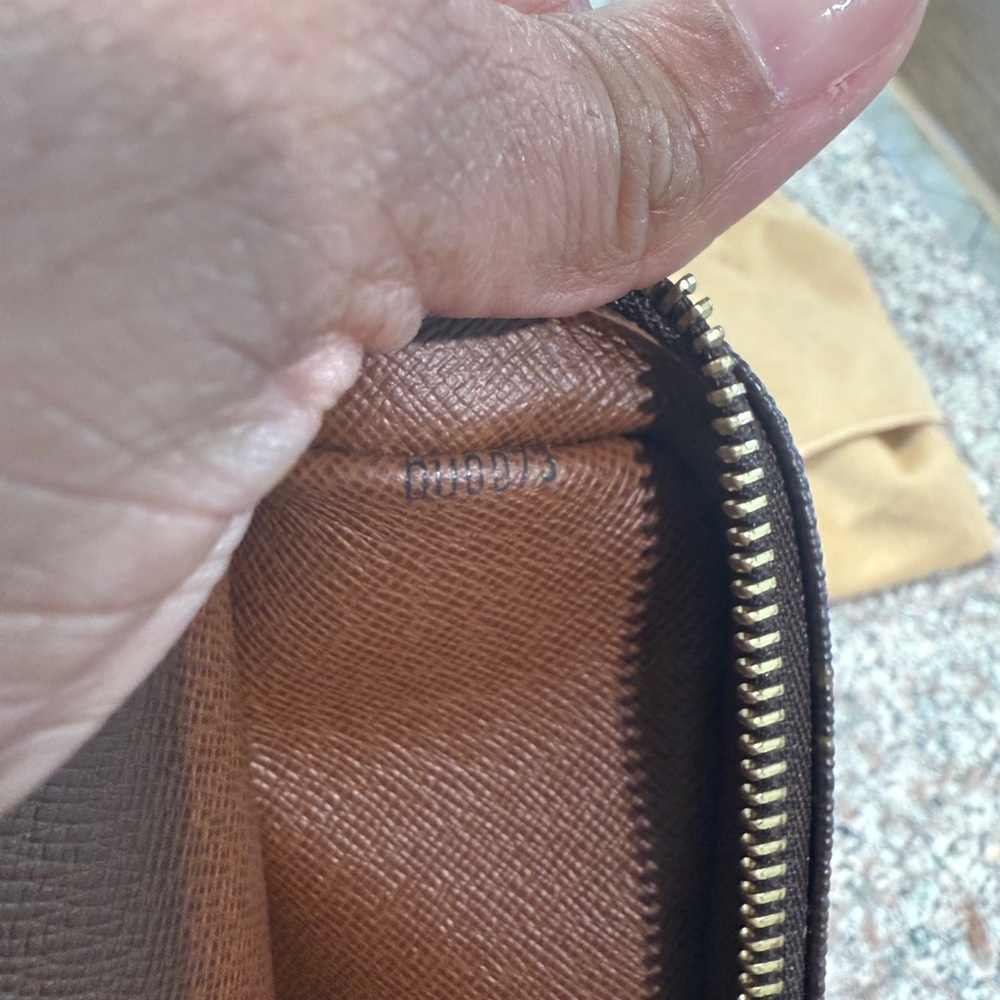 Louis Vuitton Marly Bandouliere - Picture 8 of 10